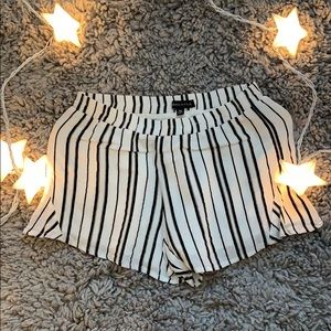Kendall and Kylie shorts in XS